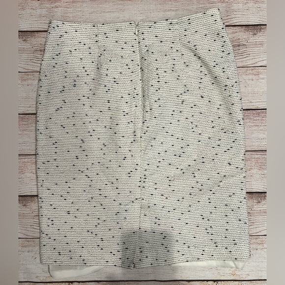 Talbots Pencil Skirt Womens 6P Twill Cream Classic Career Office Knee Length - Picture 2 of 4
